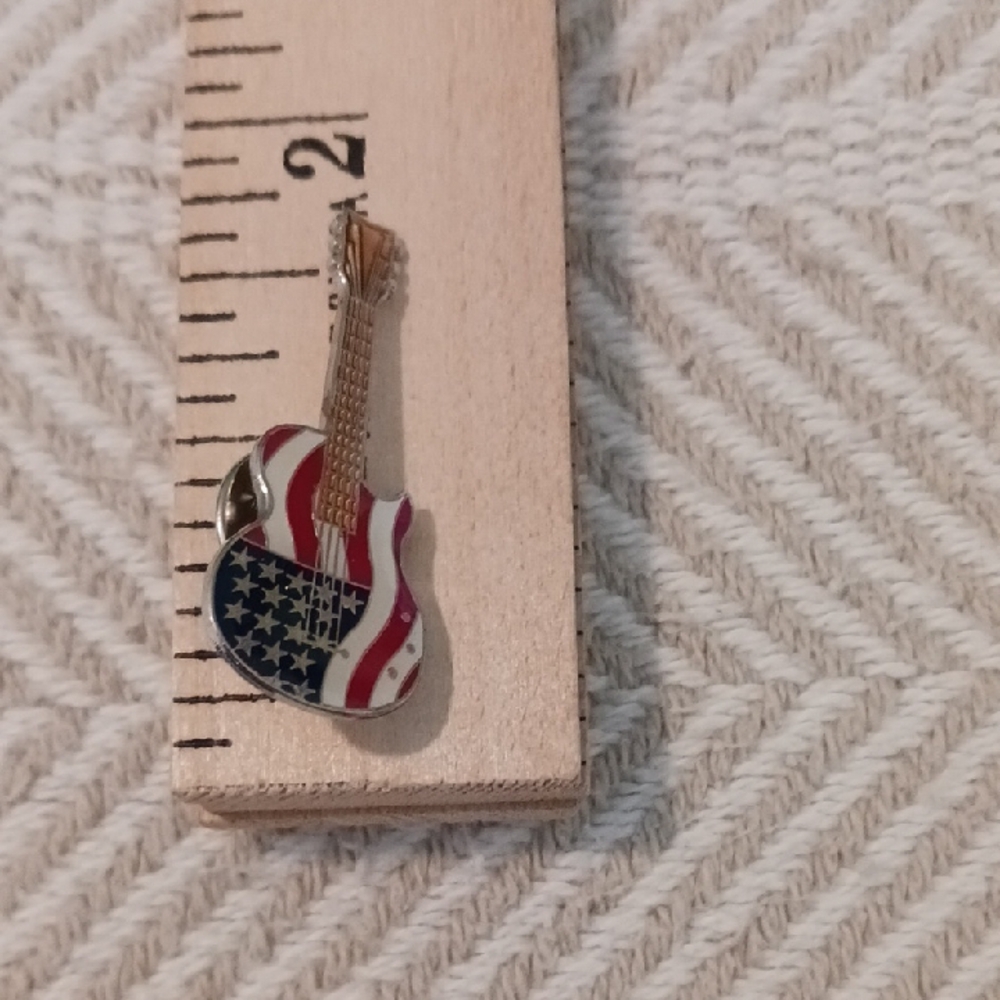 Aminco Stars and Stripes Guitar Pin